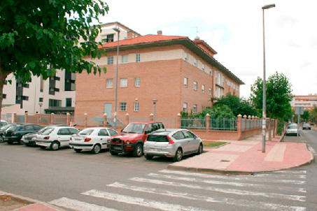 Residencia Virgen de la Fuensanta estacionamiento de la residencia 